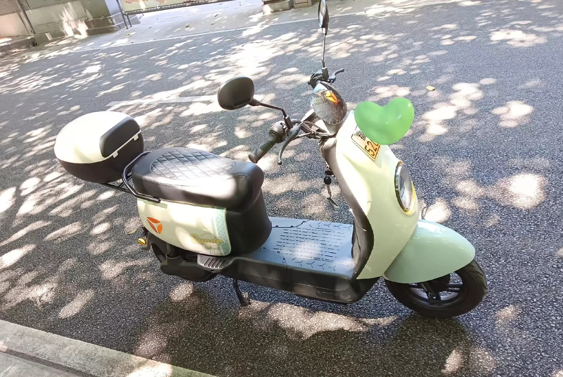 雅迪电动车，二手电动车，上下班自用代步车，充电速度快，续航高，个人闲置出售！#电动车整车 #电动车配件 #电动车装备